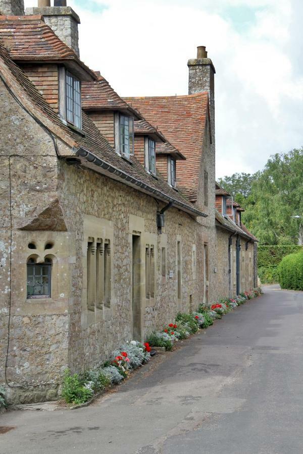 Lympne Castle Cottages Hythe  Exteriör bild